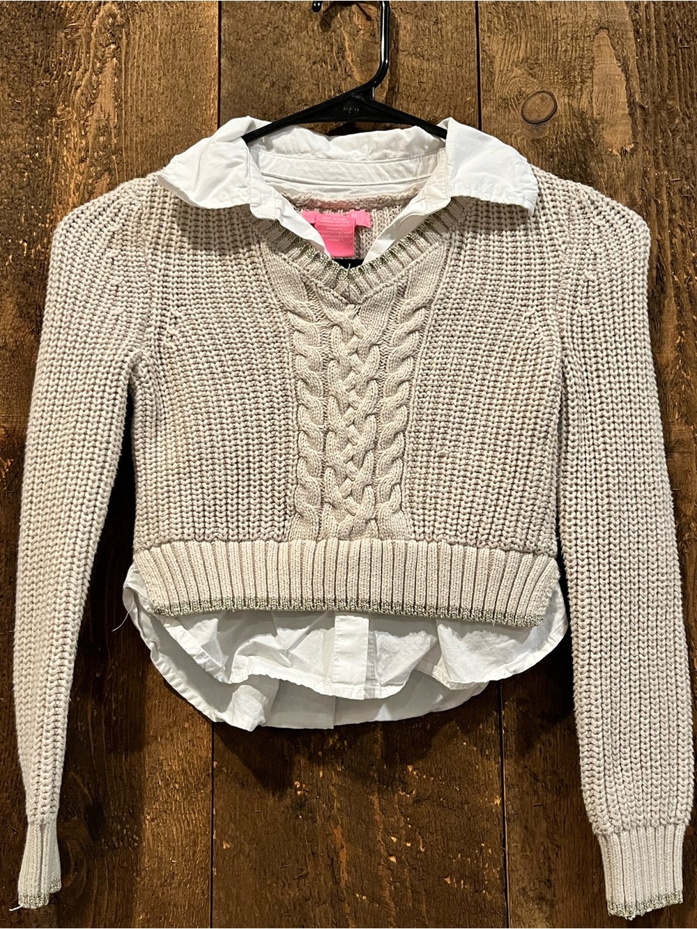 Isaac Mizrahi Cropped Cable-Knit V-Neck Sweater in Light Beige